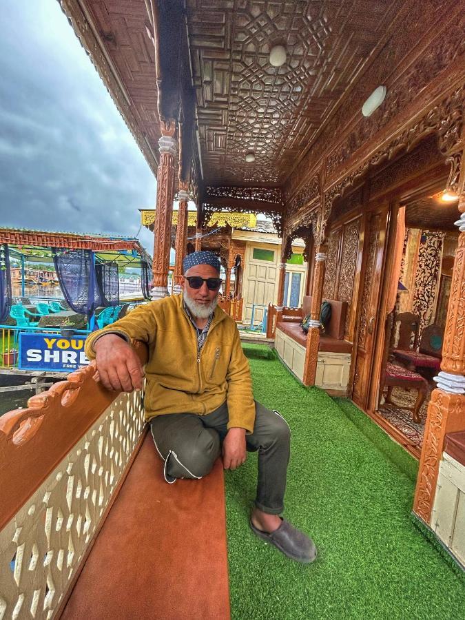 Exotic Young Shreen Houseboat Srīnagar Exterior foto